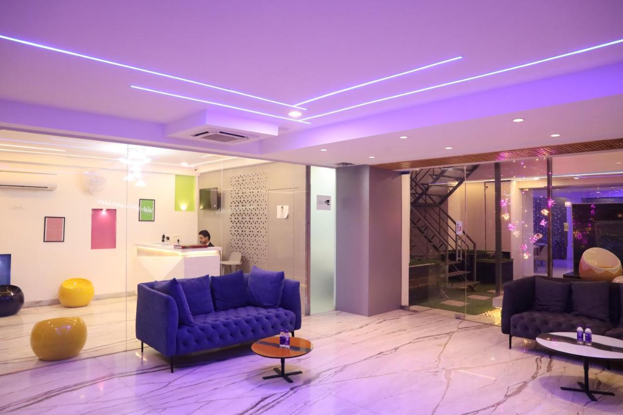 Vaabi Saabi Hotel 구르가온 외부 사진